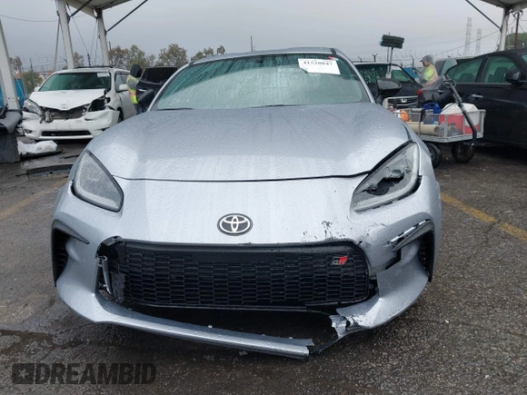 2024 Toyota GR86 with VIN JF1ZNBB19R9760629, listed as a IAAI auction lot 41528047 with 7,637 mi miles. Bid and sale history available at carsss.com. Image 13.