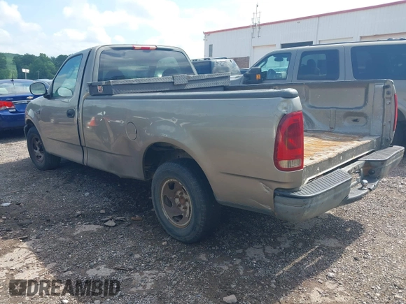 2004 Ford F-150 XL с VIN 2FTRF17234CA47752, выставлен на аукционе IAAI как лот 42628859 с пробегом 255 867 миль миль и . История ставок и продаж доступна на DreamBid. Изображение 3.