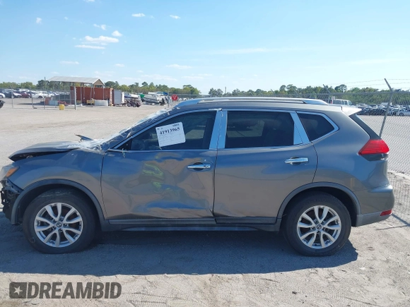 2017 Nissan Rogue SV with VIN KNMAT2MT7HP559334, listed as a IAAI auction lot 41913965 with 92,543 mi miles. Bid and sale history available at carsss.com. Image 14.