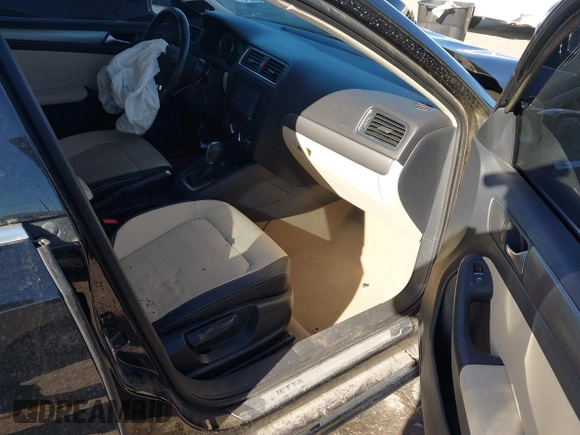 2012 Volkswagen Jetta Sedan SEL w/Sunroof with VIN 3VWLX7AJ1CM376990, listed as a IAAI auction lot 41206594 with 50,906 mi miles. Bid and sale history available at carsss.com. Image 5.