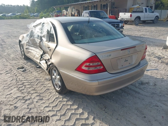 2002 Mercedes-Benz C 230/260/280/320 z VIN WDBRF61J72F207922, wystawiony jako IAAI lot #42557977 z przebiegiem 145 189 mil mil oraz . Historia ofert i sprzedaży dostępna na DreamBid. Obrazek 3.