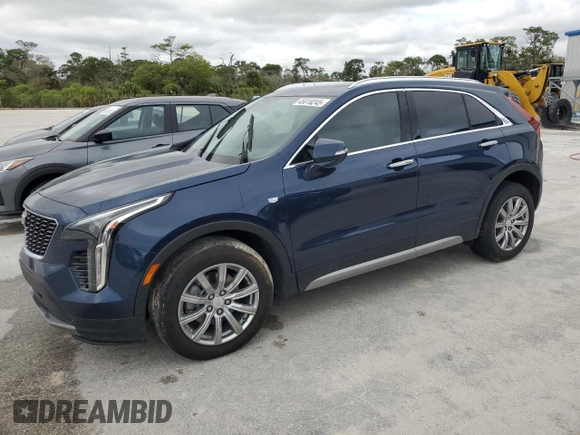 2021 Cadillac XT4 FWD Premium Luxury z VIN 1GYFZCR48MF056210, wystawiony jako Copart lot #45818245 z przebiegiem Nie podano mil oraz Nie do naprawy • Non repairable. Historia ofert i sprzedaży dostępna na DreamBid. Obrazek 1.