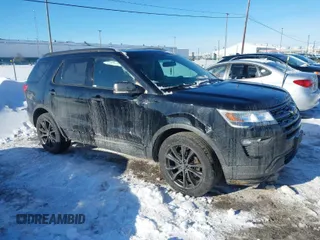 2018 Ford Explorer XLT z VIN 1FM5K8D8XJGA96528, wystawiony jako IAAI lot #41382927 z przebiegiem 77 809 mil mil oraz . Historia ofert i sprzedaży dostępna na DreamBid. Obrazek 1.