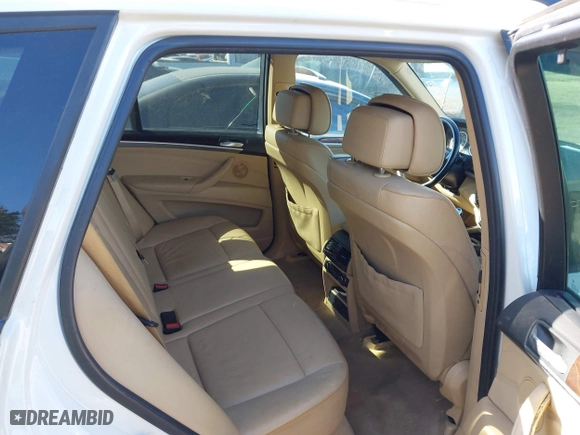 2011 BMW X5 35i with VIN 5UXZV4C58BL402047, listed as a IAAI auction lot 41837120 with 168,325 mi miles. Bid and sale history available at carsss.com. Image 8.