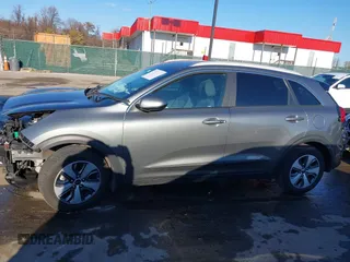 2018 Kia Niro LX with VIN KNDCB3LC0J5161919, listed as a IAAI auction lot 41004920 with 92,158 mi miles. Bid and sale history available at carsss.com. Image 15.