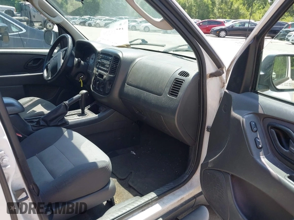 2007 Ford Escape XLS с VIN 1FMYU02Z57KB58377, выставлен на аукционе IAAI как лот 42715229 с пробегом 215 926 миль миль и . История ставок и продаж доступна на DreamBid. Изображение 5.