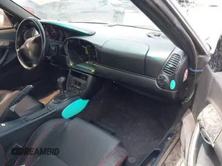 2001 Porsche Boxster с VIN WP0CA29861U620277, выставлен на аукционе IAAI как лот 42139203 с пробегом 120 788 миль миль и . История ставок и продаж доступна на DreamBid. Изображение 5.