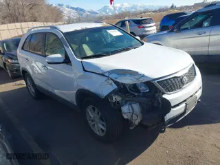 2015 Kia Sorento LX with VIN 5XYKTDA74FG553417, listed as a IAAI auction lot 41401295 with 151,925 mi miles. Bid and sale history available at carsss.com. Image 1.