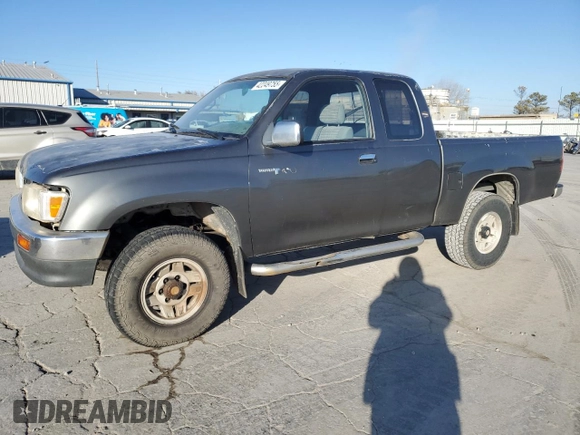 1995 Toyota T100 z VIN JT4VD22F4S0008399, wystawiony jako Copart lot #42249755 z przebiegiem 282 751 mil mil oraz Czysty tytuł • Clean title. Historia ofert i sprzedaży dostępna na DreamBid. Obrazek 1.