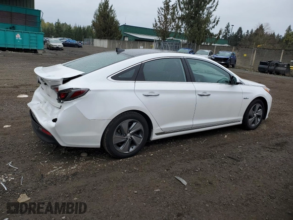 2017 Hyundai Sonata Hybrid Limited with VIN KMHE34L1XHA059244, listed as a Copart auction lot 65961053 with 124,907 mi miles. Bid and sale history available at carsss.com. Image 3.