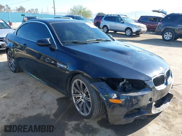 2013 BMW M3 z VIN WBSDX9C5XDE786092, wystawiony jako IAAI lot #41871257 z przebiegiem 61 075 mil mil oraz . Historia ofert i sprzedaży dostępna na DreamBid. Obrazek 1.