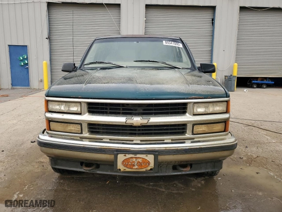 1997 Chevrolet Tahoe with VIN 1GNEK13R2VJ318355, listed as a Copart auction lot 89341095 with 303,882 mi miles and Salvage Title. Bid and sale history available at carsss.com. Image 5.