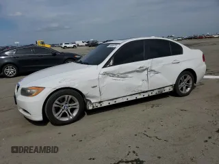 2008 BMW 3 Series 328i z VIN WBAVC535X8FZ87133, wystawiony jako Copart lot #49656735 z przebiegiem 124 859 mil mil oraz Szkoda całkowita • Salvage title. Historia ofert i sprzedaży dostępna na DreamBid. Obrazek 1.