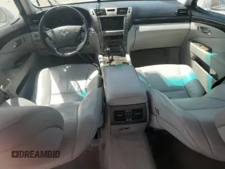 2007 Lexus LS 460 L z VIN JTHGL46F575011306, wystawiony jako Copart lot #53379905 z przebiegiem 191 689 mil mil oraz Szkoda całkowita • Salvage title. Historia ofert i sprzedaży dostępna na DreamBid. Obrazek 8.