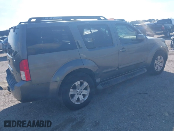 2006 Nissan Pathfinder SE z VIN 5N1AR18UX6C605346, wystawiony jako IAAI lot #41463602 z przebiegiem 221 026 mil mil oraz . Historia ofert i sprzedaży dostępna na DreamBid. Obrazek 4.