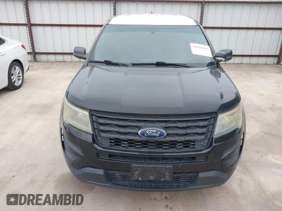 2016 Ford Utility Police Interceptor with VIN 1FM5K8AR9GGB44638, listed as a IAAI auction lot 42020602 with 136,518 mi miles. Bid and sale history available at carsss.com. Image 12.