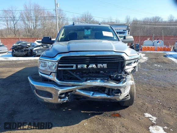 2019 Ram 2500 Big Horn with VIN 3C6UR5JL7KG650270, listed as a IAAI auction lot 41421338 with 107,405 mi miles. Bid and sale history available at carsss.com. Image 12.