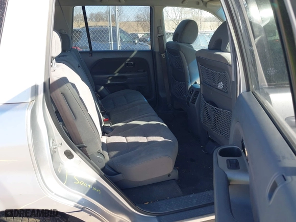 2008 Honda Pilot SE with VIN 5FNYF28398B002015, listed as a IAAI auction lot 41808545 with 286,622 mi miles. Bid and sale history available at carsss.com. Image 8.