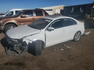 2015 Volkswagen Jetta GLI SE z VIN 3VW4S7AJ7FM255145, wystawiony jako Copart lot #83323884 z przebiegiem 141 276 mil mil oraz Szkoda całkowita • Salvage title. Historia ofert i sprzedaży dostępna na DreamBid. Obrazek 1.