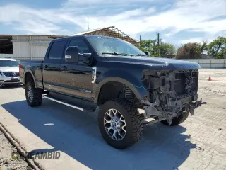 2020 Ford F-250 XL with VIN 1FT8W2BT6LEE68603, listed as a Copart auction lot 56528725 with 171,846 mi miles and Salvage title. Bid and sale history available at DreamBid. Image 4.