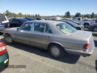1988 Mercedes-Benz 560 with VIN WDBCA39D7JA400066, listed as a Copart auction lot 73396074 with 178,343 mi miles and Clean Title. Bid and sale history available at DreamBid. Image 2.
