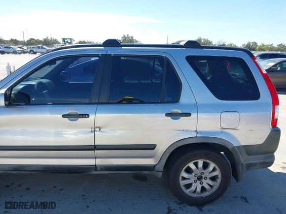 2005 Honda CR-V EX with VIN JHLRD78885C035912, listed as a IAAI auction lot 41793257 with 211,694 mi miles. Bid and sale history available at carsss.com. Image 13.