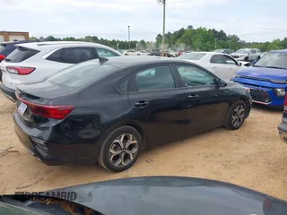 2021 Kia Forte LXS z VIN 3KPF24AD7ME355726, wystawiony jako IAAI lot #42286878 z przebiegiem 106 297 mil mil oraz . Historia ofert i sprzedaży dostępna na DreamBid. Obrazek 4.