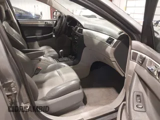 2007 Chrysler Pacifica Touring with VIN 2A8GM68X07R226846, listed as a IAAI auction lot 42058301 with 187,557 mi miles. Bid and sale history available at carsss.com. Image 5.