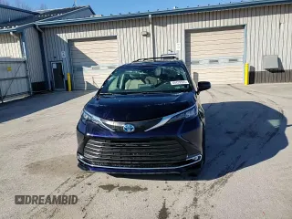 2024 Toyota Sienna XLE with VIN 5TDJSKFC6RS109729, listed as a Copart auction lot 49429595 with 17,404 mi miles and Salvage Title. Bid and sale history available at DreamBid. Image 14.