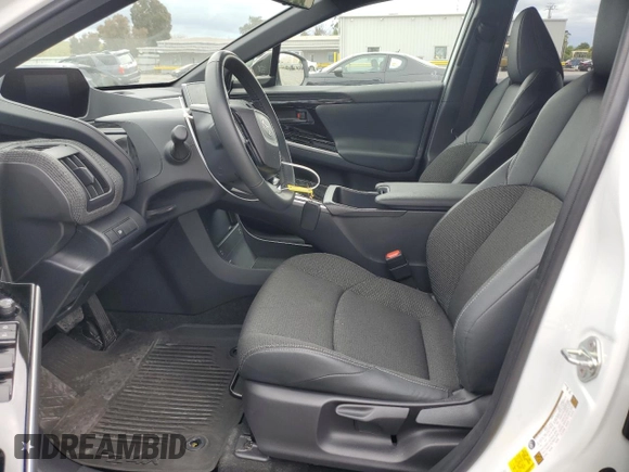 2023 Toyota bZ4X XLE z VIN JTMAAAAA3PA029270, wystawiony jako Copart lot #54526365 z przebiegiem 24 239 mil mil oraz Szkoda całkowita • Salvage title. Historia ofert i sprzedaży dostępna na DreamBid. Obrazek 7.