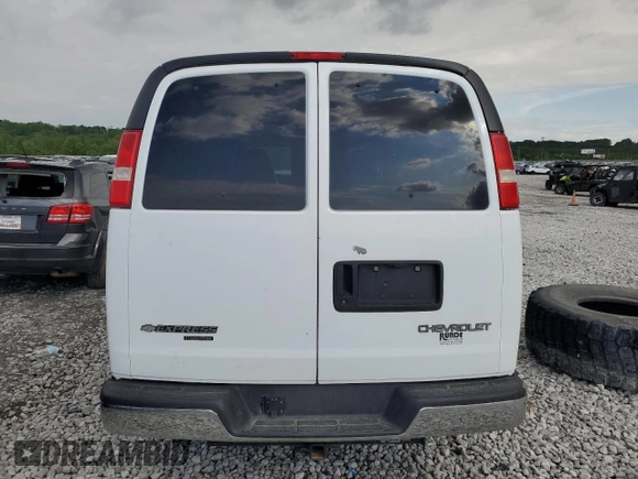 2006 Chevrolet Express Passenger with VIN 1GAHG35U761194114, listed as a Copart auction lot 55985195 with 110,432 mi miles and Salvage title. Bid and sale history available at DreamBid. Image 6.