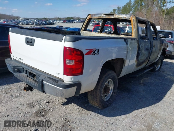 2024 Chevrolet Silverado 1500 LT with VIN 1GCPACED8RZ176800, listed as a IAAI auction lot 41622890 with Not Provided miles and . Bid and sale history available at DreamBid. Image 4.