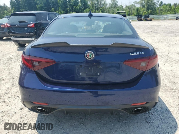 2017 Alfa Romeo Giulia z VIN ZARFAEBN3H7551285, wystawiony jako Copart lot #60861475 z przebiegiem 30 158 mil mil oraz Szkoda całkowita • Salvage title. Historia ofert i sprzedaży dostępna na DreamBid. Obrazek 6.