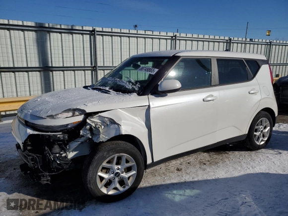 2022 Kia Soul LX with VIN KNDJ23AU9N7804782, listed as a Copart auction lot 88749865 with 24,719 mi miles and Salvage Title. Bid and sale history available at carsss.com. Image 1.