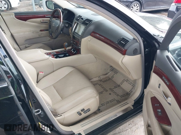 2009 Lexus LS 460 с VIN JTHCL46F495001545, выставлен на аукционе IAAI как лот 42578389 с пробегом 144 432 миль миль и . История ставок и продаж доступна на DreamBid. Изображение 5.