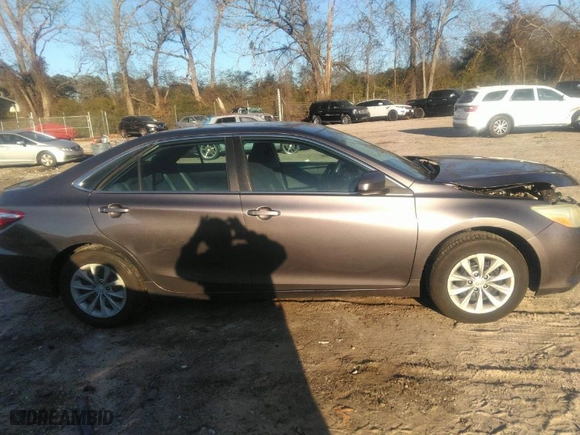 2015 Toyota Camry XLE with VIN 4T1BF1FK7FU873327, listed as a IAAI auction lot 41197629 with NaN miles. Bid and sale history available at carsss.com. Image 14.