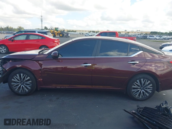 2024 Nissan Altima SV with VIN 1N4BL4DV1RN405299, listed as a IAAI auction lot 42235613 with 4,127 mi miles and . Bid and sale history available at DreamBid. Image 14.