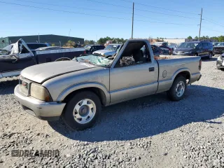 2000 GMC Sonoma SLS with VIN 1GTCS14W6Y8159114, listed as a Copart auction lot 75506494 with 0 mi miles and Salvage Title. Bid and sale history available at carsss.com. Image 1.