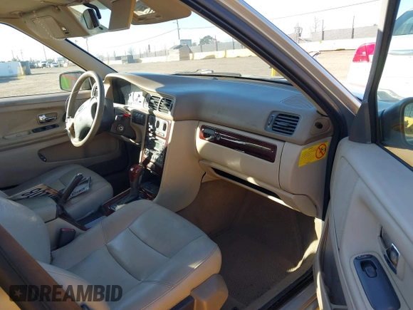 2000 Volvo S70 z VIN YV1LS56D1Y2669368, wystawiony jako IAAI lot #41513736 z przebiegiem 259 844 mil mil oraz . Historia ofert i sprzedaży dostępna na DreamBid. Obrazek 5.