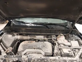 2019 GMC Acadia SLE z VIN 1GKKNRLA8KZ226891, wystawiony jako IAAI lot #40766589 z przebiegiem 123 747 mil mil oraz . Historia ofert i sprzedaży dostępna na DreamBid. Obrazek 10.