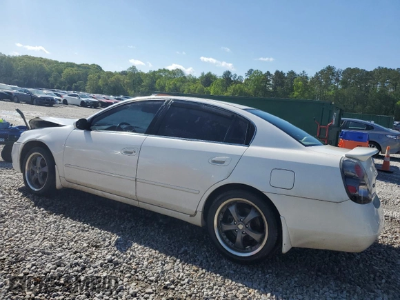 2005 Nissan Altima 2.5 S with VIN 1N4AL11D95C392829, listed as a Copart auction lot 52575945 with 197,047 mi miles and Salvage Title. Bid and sale history available at carsss.com. Image 2.
