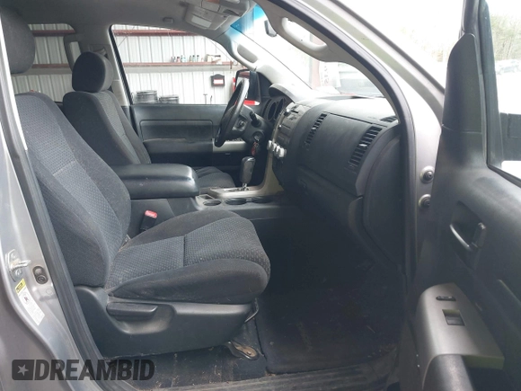 2008 Toyota Tundra z VIN 5TBBV54168S492738, wystawiony jako IAAI lot #41933935 z przebiegiem 225 767 mil mil oraz . Historia ofert i sprzedaży dostępna na DreamBid. Obrazek 5.