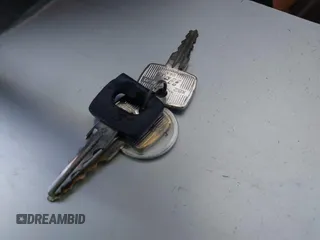 1981 Mercedes-Benz 300 D z VIN WDBAB30A9BB219442, wystawiony jako IAAI lot #42476756 z przebiegiem 274 561 mil mil oraz . Historia ofert i sprzedaży dostępna na DreamBid. Obrazek 11.