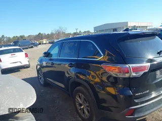 2014 Toyota Highlander LE z VIN 5TDBKRFH4ES034791, wystawiony jako IAAI lot #41770914 z przebiegiem Nie podano mil oraz . Historia ofert i sprzedaży dostępna na DreamBid. Obrazek 14.