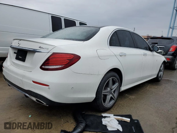 2020 Mercedes-Benz E-Class E 350 with VIN W1KZF8EB1LA842476, listed as a Copart auction lot 42555175 with 29,176 mi miles and Salvage Title. Bid and sale history available at carsss.com. Image 3.