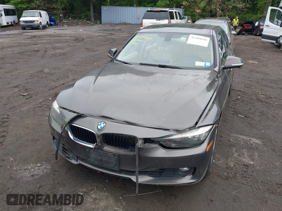 2013 BMW 3 Series 328i z VIN WBA3A5G53DNP24506, wystawiony jako IAAI lot #42289668 z przebiegiem 81 388 mil mil oraz . Historia ofert i sprzedaży dostępna na DreamBid. Obrazek 6.