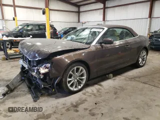 2014 Audi A5 Premium z VIN WAUCFAFH9EN003856, wystawiony jako Copart lot #84211534 z przebiegiem 85 459 mil mil oraz Szkoda całkowita • Salvage title. Historia ofert i sprzedaży dostępna na DreamBid. Obrazek 1.