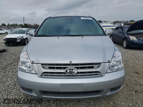 2009 Kia Sedona LX with VIN KNDMB233196314313, listed as a Copart auction lot 44050935 with 187,297 mi miles and Salvage Title. Bid and sale history available at carsss.com. Image 5.