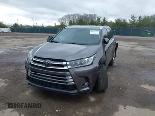 2019 Toyota Highlander Limited with VIN 5TDDZRFH0KS964865, listed as a IAAI auction lot 42032349 with 142,811 mi miles and . Bid and sale history available at DreamBid. Image 2.