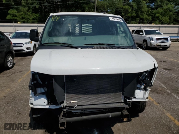 2022 GMC Savana Cargo z VIN 1GTW7AF75N1218999, wystawiony jako Copart lot #67102284 z przebiegiem Nie podano mil oraz Czysty tytuł • Clean title. Historia ofert i sprzedaży dostępna na DreamBid. Obrazek 5.